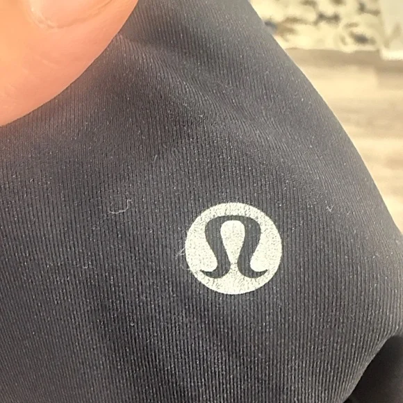lululemon Black Leggings Women’s Mid rise Capri Size 6 - Picture 5 of 5